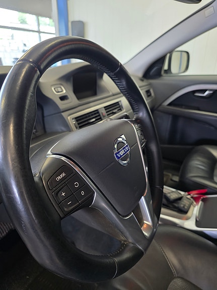 Volvo XC70 12 of 25