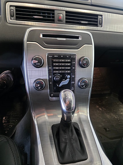 Volvo XC70 15 of 25