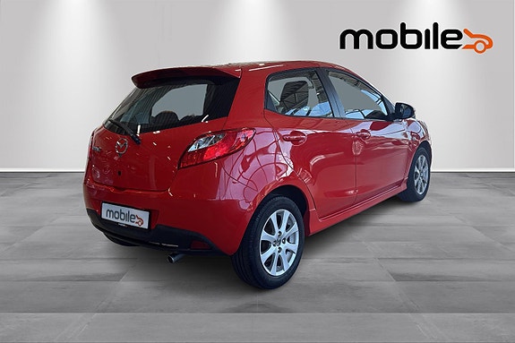 Mazda 2 3 of 5