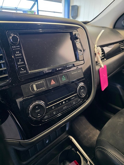 Mitsubishi Outlander 9 of 17
