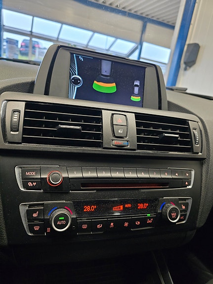 BMW 116d 9 of 21