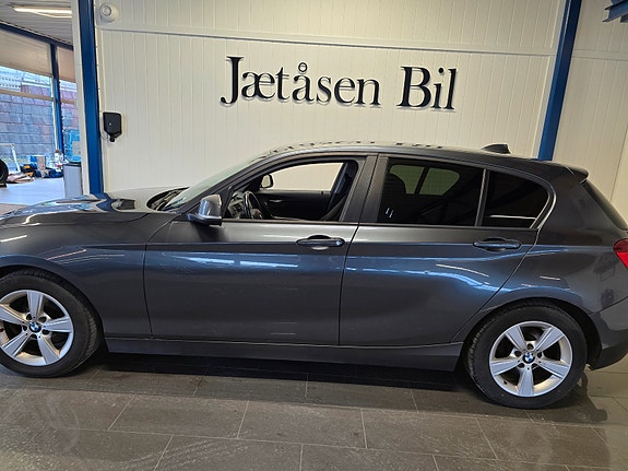 BMW 116d 2 of 5