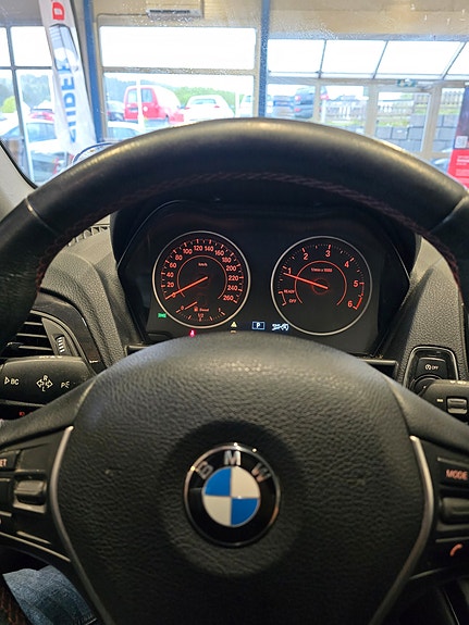 BMW 116d 10 of 21