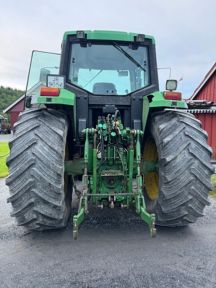 John Deere 6910 8 of 12