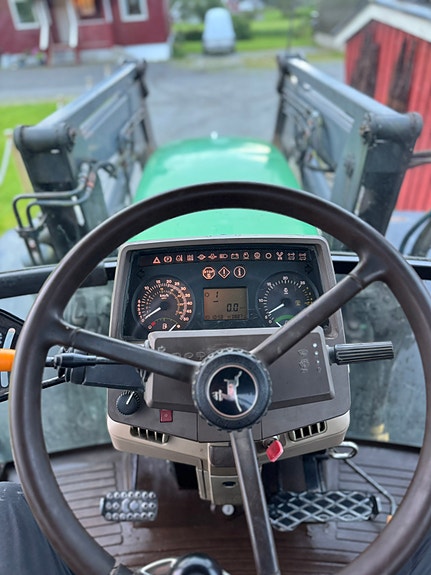 John Deere 6910 11 of 12