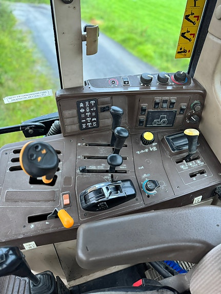 John Deere 6910 10 of 12