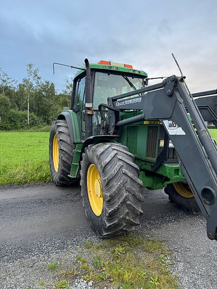John Deere 6910 4 of 12