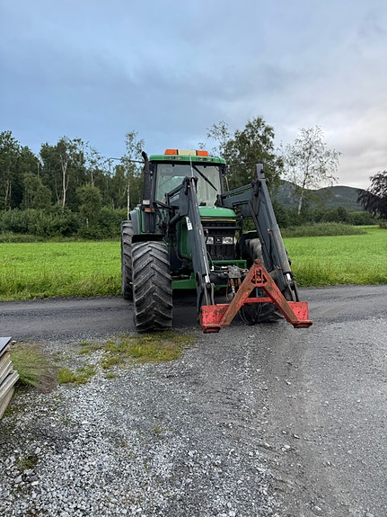 John Deere 6910 6 of 12