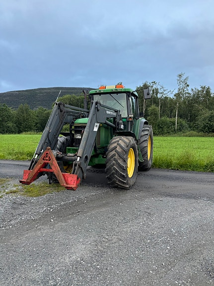 John Deere 6910 5 of 12