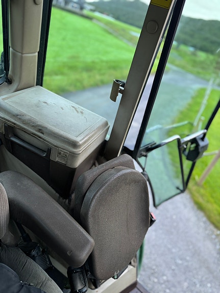 John Deere 6910 12 of 12