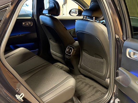 Hyundai Ioniq 6 23 of 26