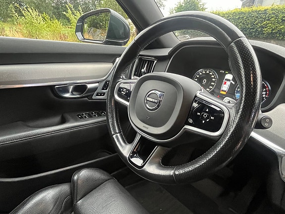 Volvo V90 16 of 22