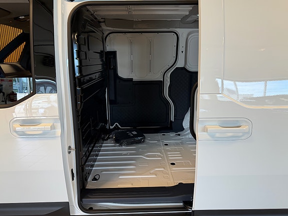 Kia PV5 23 of 24