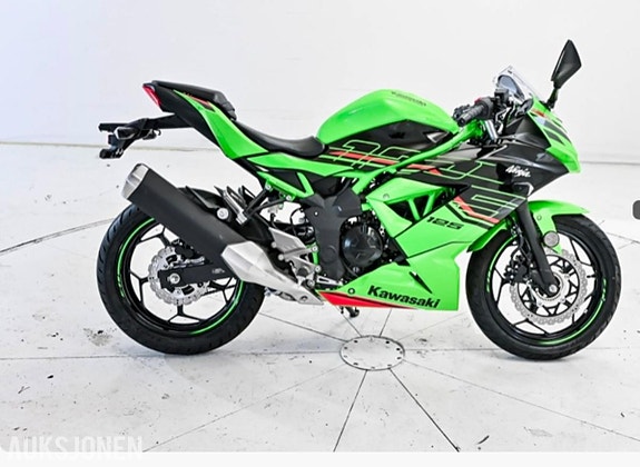 Kawasaki Ninja 125 6 of 8