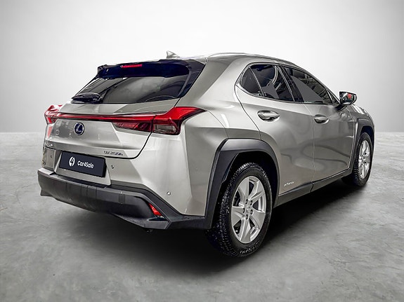 Lexus UX250h 5 of 5
