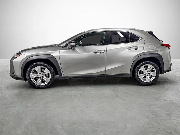 Lexus UX250h 2 of 5