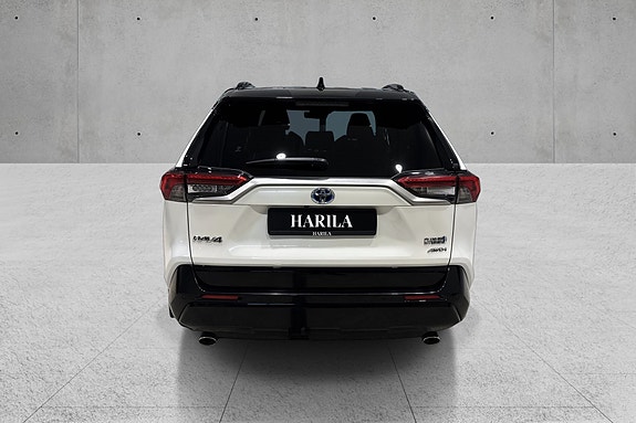 Toyota RAV4 Plug-in Hybrid 5 of 5