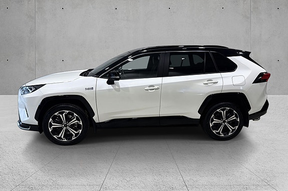 Toyota RAV4 Plug-in Hybrid 3 of 5