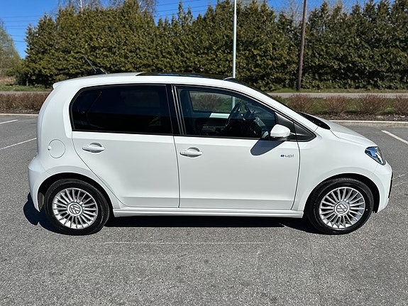 Volkswagen e-Up! 4 of 5