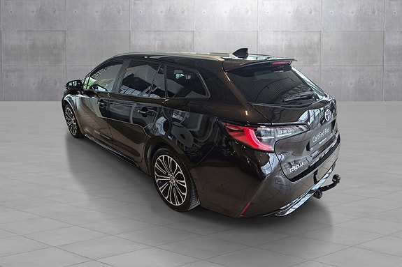 Toyota Corolla 3 of 5