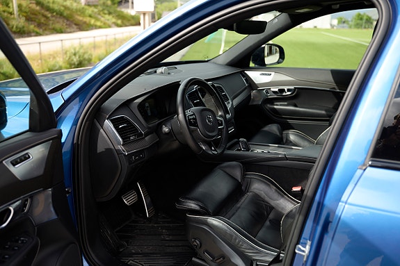 Volvo XC90 10 of 20
