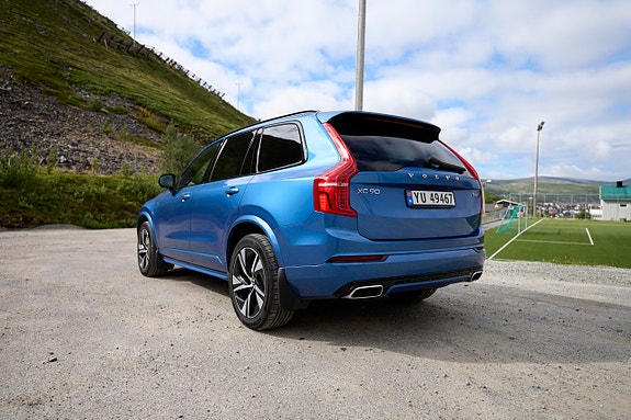 Volvo XC90 2 of 20
