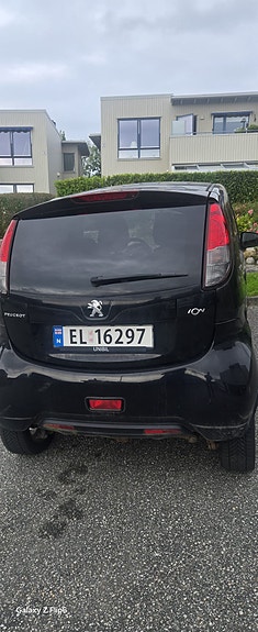Peugeot iOn 4 of 5