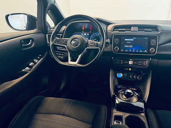 Nissan Leaf 10 of 27