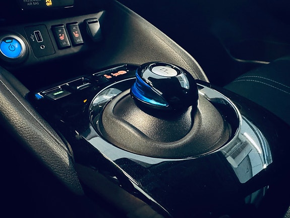 Nissan Leaf 14 of 27