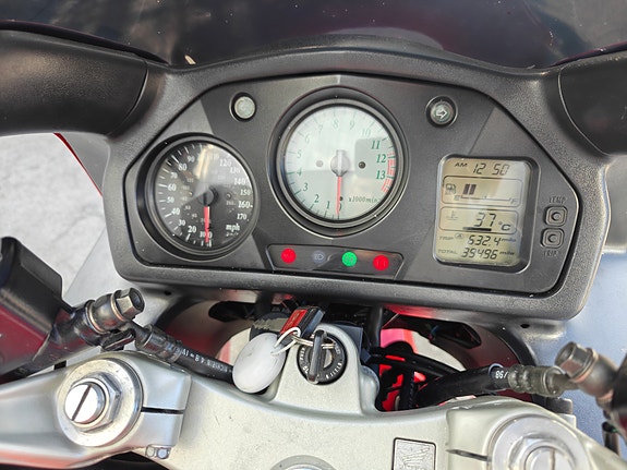 Honda VFR 800 3 of 6
