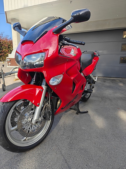 Honda VFR 800 2 of 6