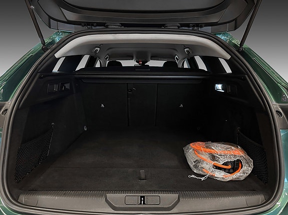 Peugeot 308 SW 23 of 23