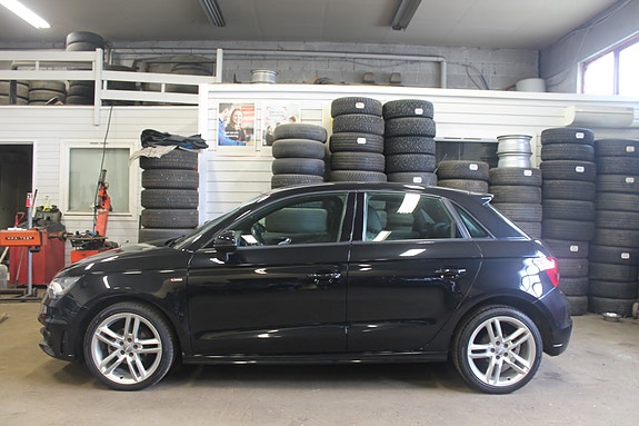 Audi A1 2 of 19