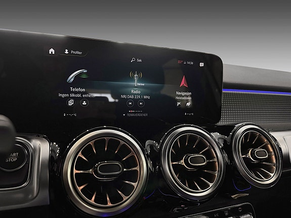 Mercedes-Benz EQB 14 of 23