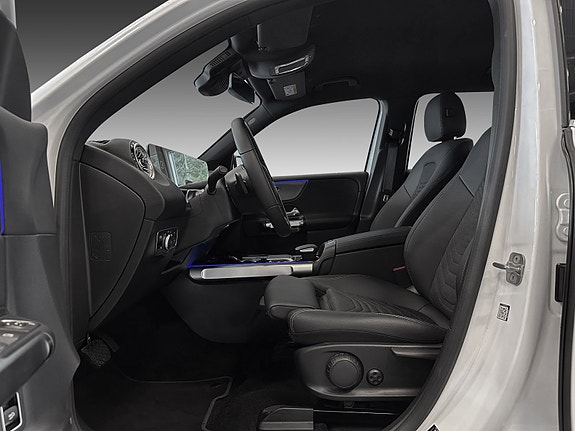 Mercedes-Benz EQB 8 of 23