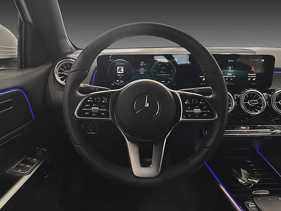 Mercedes-Benz EQB 12 of 23