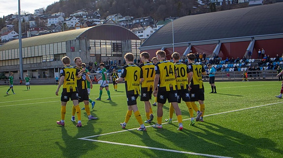 Jubel etter enda ei scoring på hjemmebane. Foto: Knut Ingebrigtsen