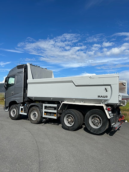 Volvo FH 540 8X4 3 of 5