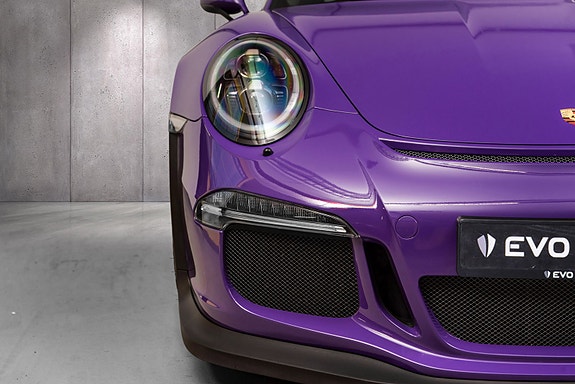 Porsche 911 2 of 5