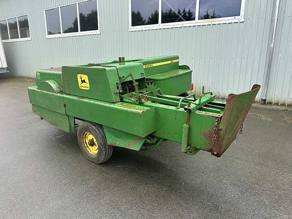 John deere 332 høypresse 3 of 30