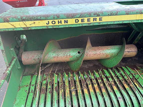 John deere 332 høypresse 29 of 30