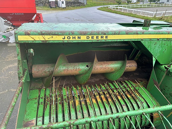 John deere 332 høypresse 13 of 30