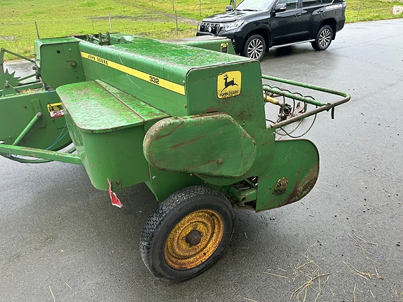 John deere 332 høypresse 11 of 30