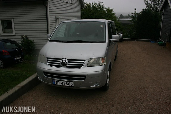 Volkswagen Caravelle 5 of 30