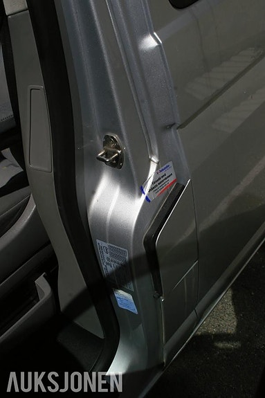 Volkswagen Caravelle 17 of 30