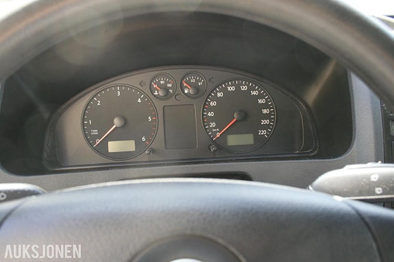Volkswagen Caravelle 10 of 30