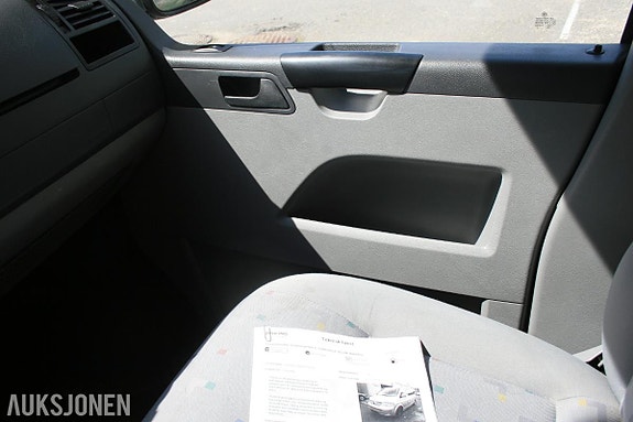 Volkswagen Caravelle 19 of 30
