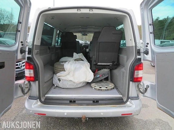Volkswagen Caravelle 30 of 30