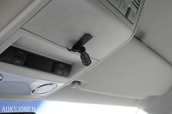 Volkswagen Caravelle 28 of 30