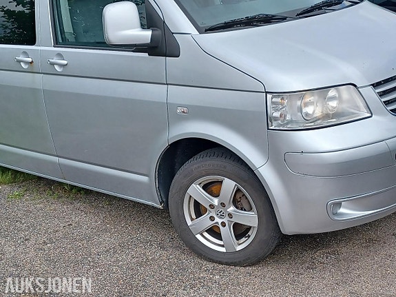 Volkswagen Caravelle 7 of 30